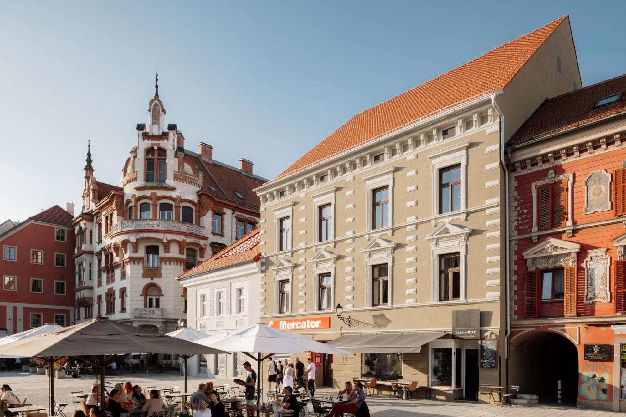 Main Square Apartments & Rooms Марибор Екстериор снимка