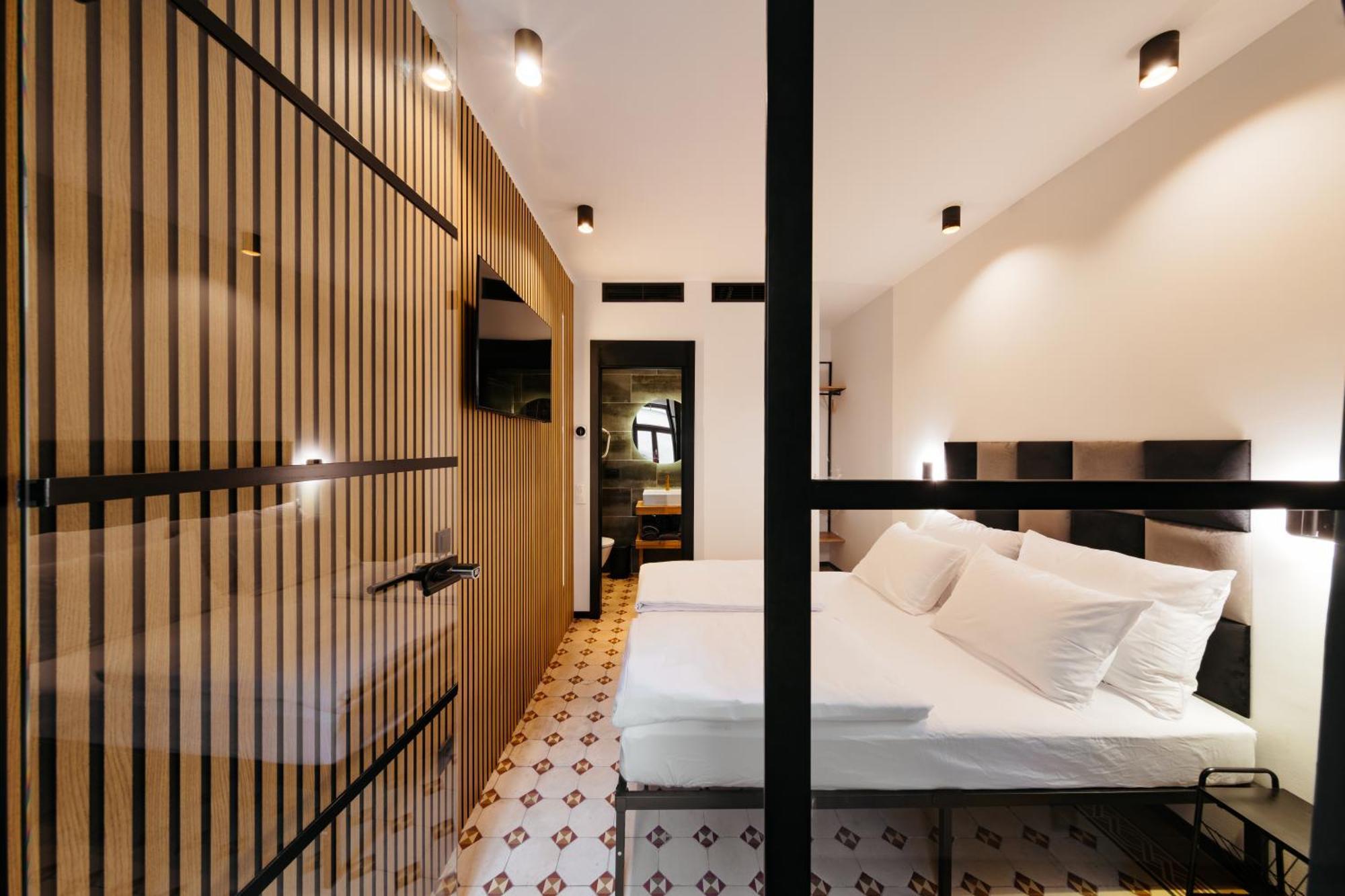 Main Square Apartments & Rooms Марибор Екстериор снимка